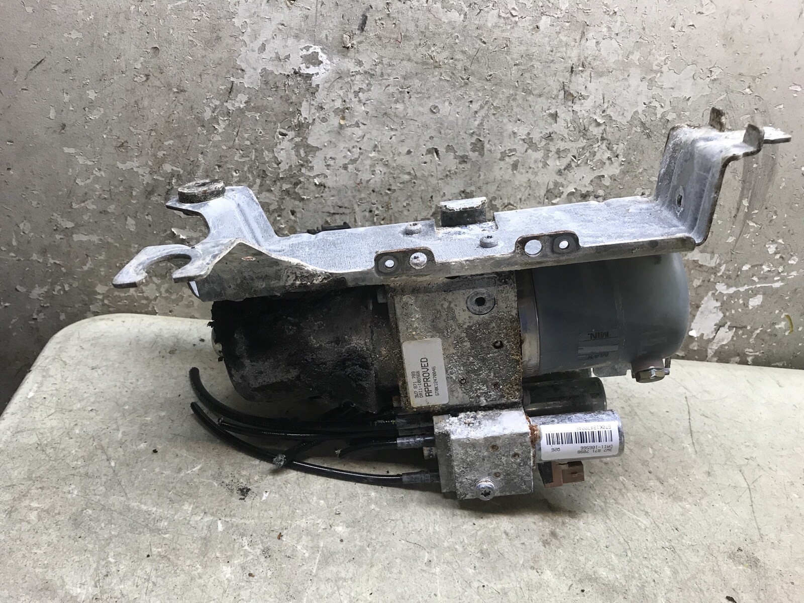 12 13 14 15 16 17 18 Bentley GTC Convertible Top Hydraulic Motor 3W7871789