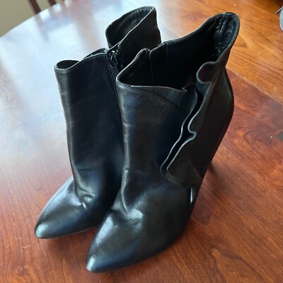 Mark by Marc Jacobs Black Leather ruffle Heeled Bootie- Size 40 (US 9)