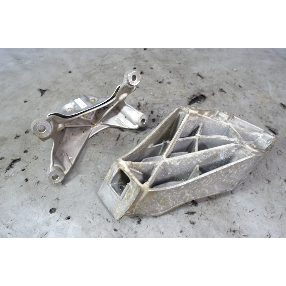 Par de soportes de brazo de soporte de motor izquierdo derecho OEM BMW X3M X4M F97 F98 S58 2020-2024 Foto 3 de 4