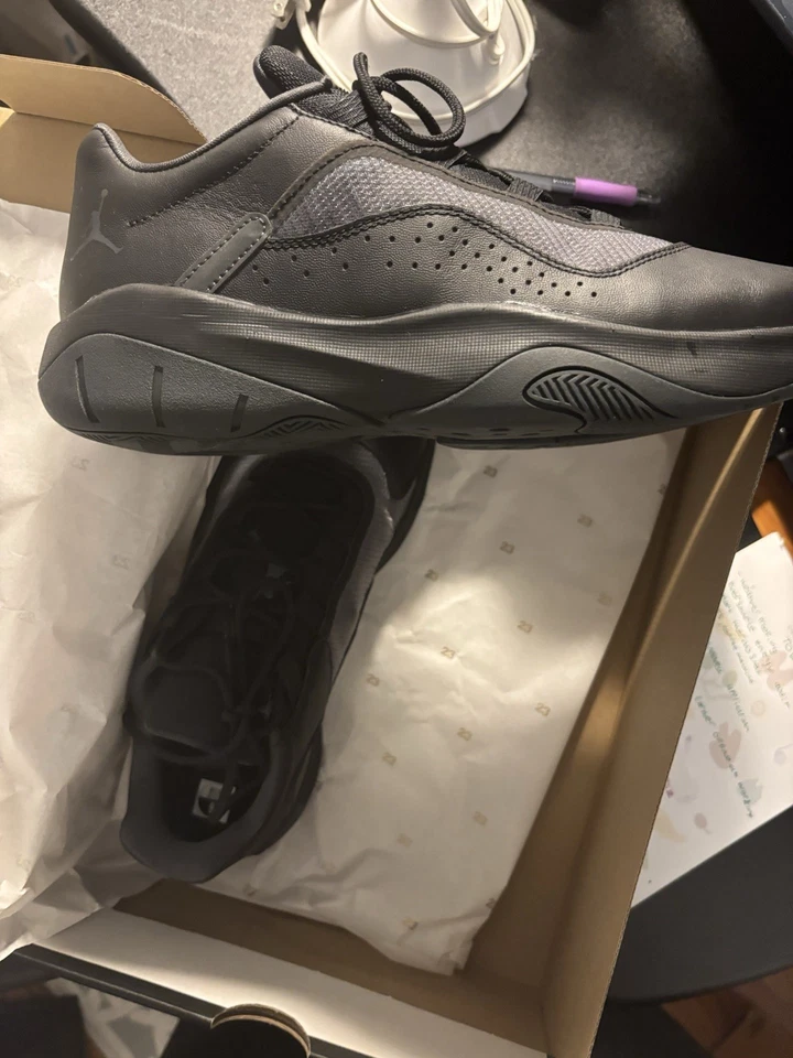 Air Jordan 11 CMFT Bajo Negro Antracita Talla 9 Foto 2 de 4