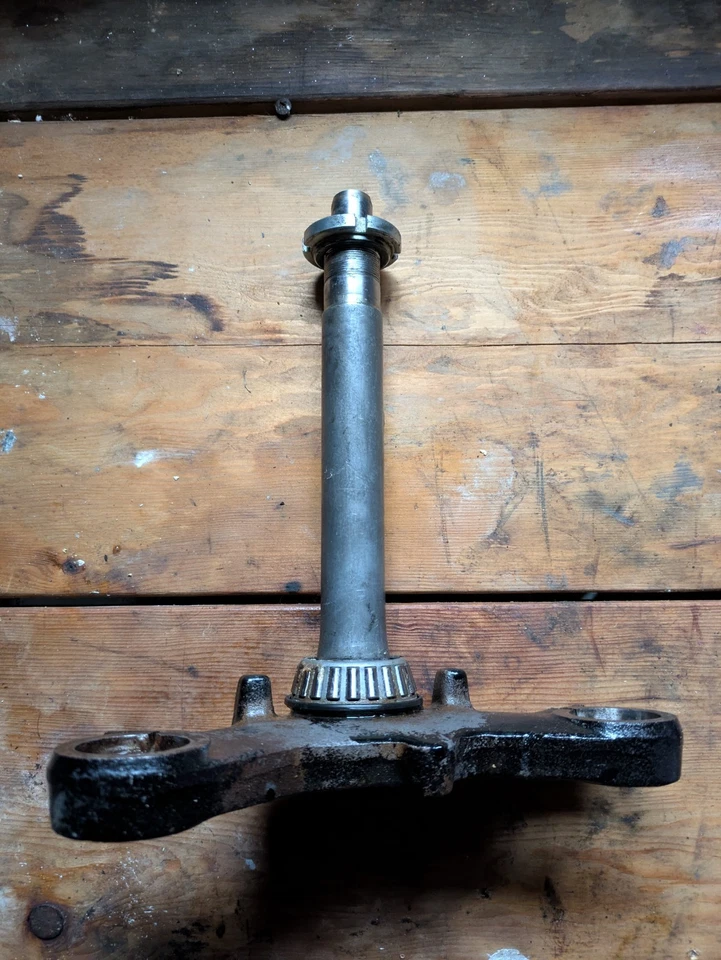 1980-1981 Gs450l Lower Fork Clamp with Bearings  - Image 3 of 4