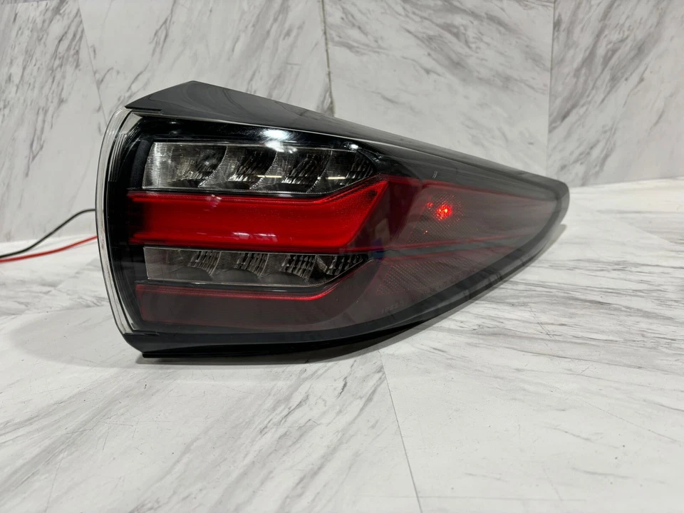 Conjunto de luz trasera exterior Nissan Murano 2019-2023 OEM pasajero derecho LED completo Foto 3 de 4