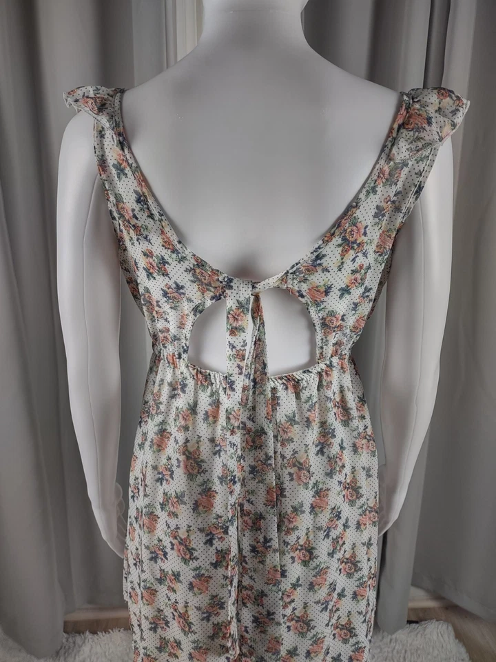Mini Vestido para Mujer Rue21 Blanco, Azul, Verde Estampado Floral Espalda Abierta Talla M. Foto 4 de 4