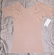 NUMI The Signature Solid Short Sleeve Seamless Scoop Neck Undershirt Almond M