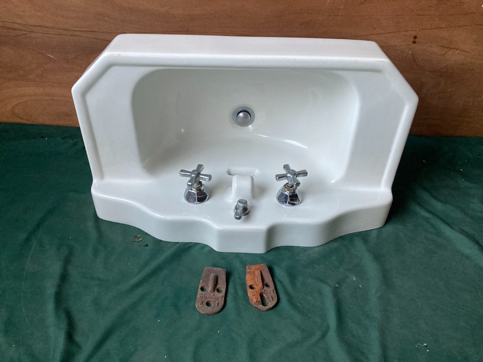 Antique Ceramic White Porcelain Stepped Pyramid Deco Bath Wall Sink Vtg 432-25E
