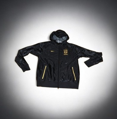 NIKE BRASIL BLACK PACK MENS SOCCER SPORTSWEAR JACKET - MENS Sz M WINDBREAKER