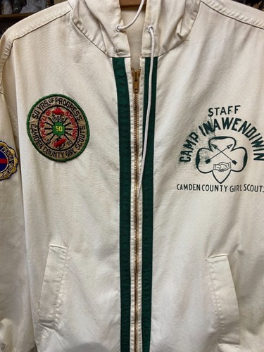 Vintage 1960's Official Girl Scouts  Tan Jacket w/ 42 vintage patches Camden NJ - Picture 2 of 12