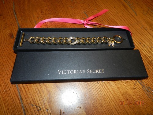 Victorias Secret 10 K Gold Plate Pave Crystals Bracelet Limited Edition NWT $78
