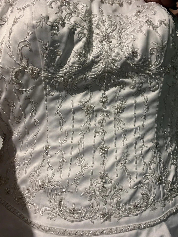 Vestidos de novia Foto 3 de 4