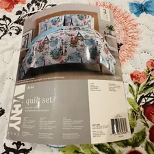 VCNY Home 3pc King Size Quilt Set  MultiColor Eiffel Tower Collection Reversible