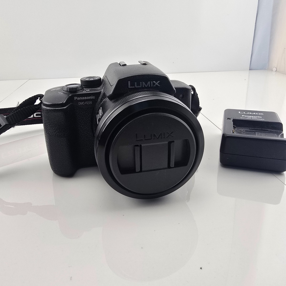 【美品】 パナソニック Panasonic LUMIX DMC-FZ20 Amazon.com : Panasonic LUMIX DMC-FZ20 5 Megapixel Digital