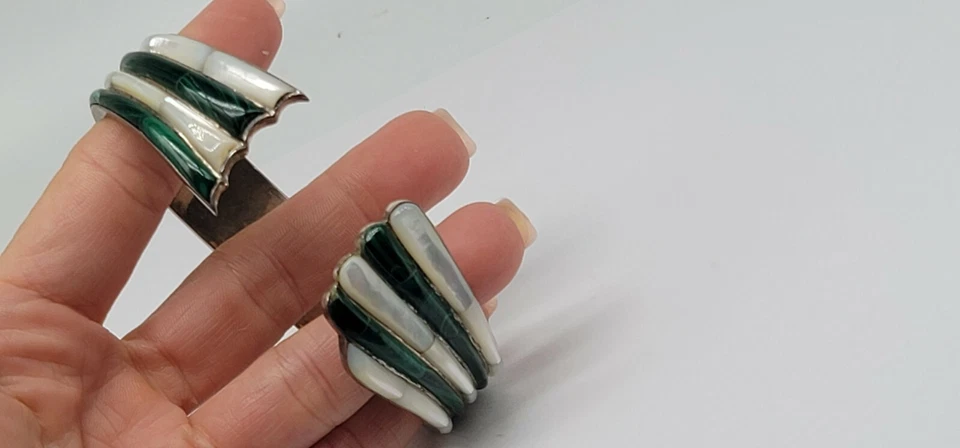 8" Hinged Sterling Silver Bracelet Green Malachite & Pearl Inlay Signed N.A. - Image 2 of 4