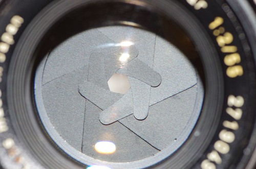Objectif M42 55mm f2 SUPER TAKUMAR avec bouchons, pare-soleil, housse, PIQUE TOP - Photo 16/24