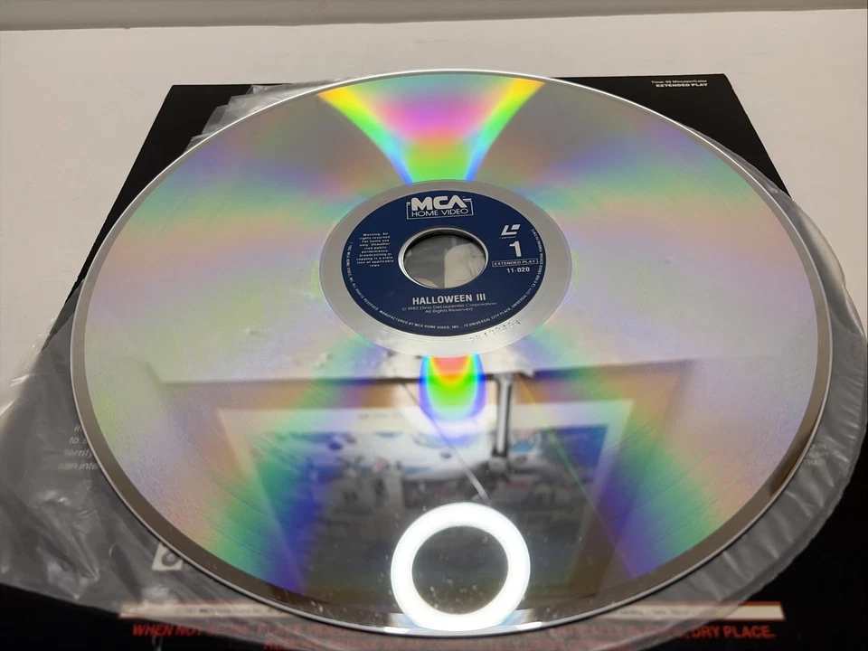 LASERDISC HALLOWEEN III SEASON OF THE WITCH - 1983 MCA Home Video Foto 3 de 4
