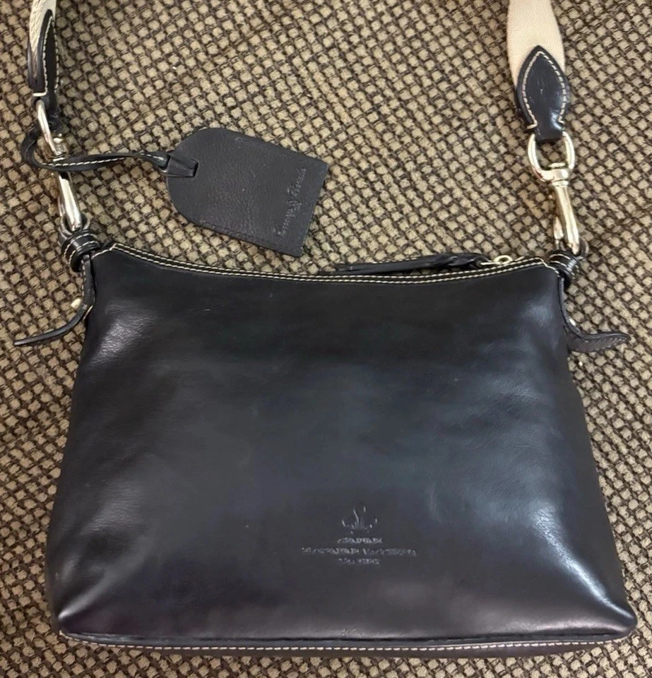 Dooney Bourke 黑色 Florentine Vacchetta 皮革马鞍信使斜挎包 — 第 4/4 张图片