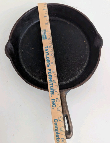 Vintage Unbranded Cast Iron Skillet Marked No 11 W Exterior Copper Tone - Picture 6 of 7