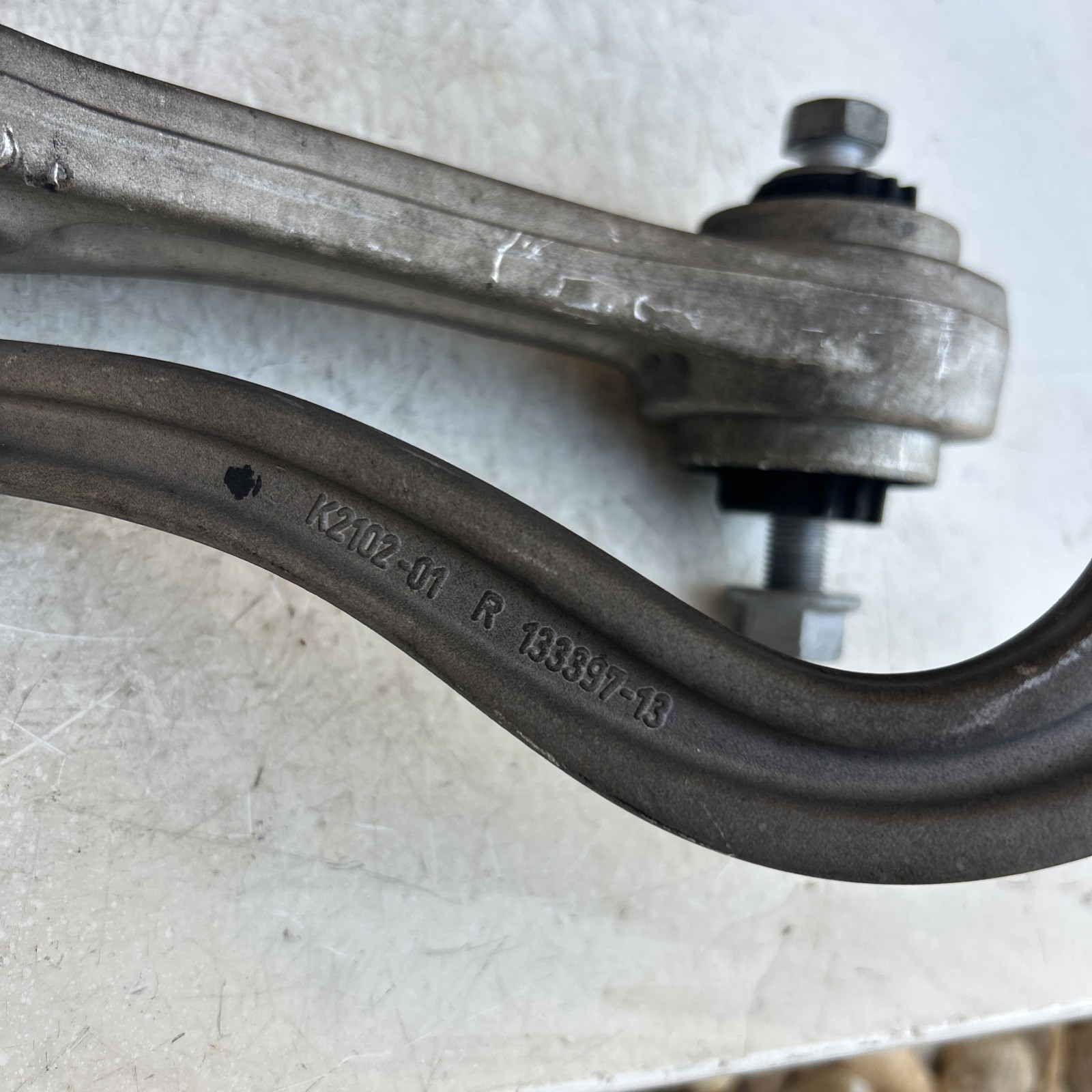 Rolls Royce Cullinan right lower control arm wishbone Oem