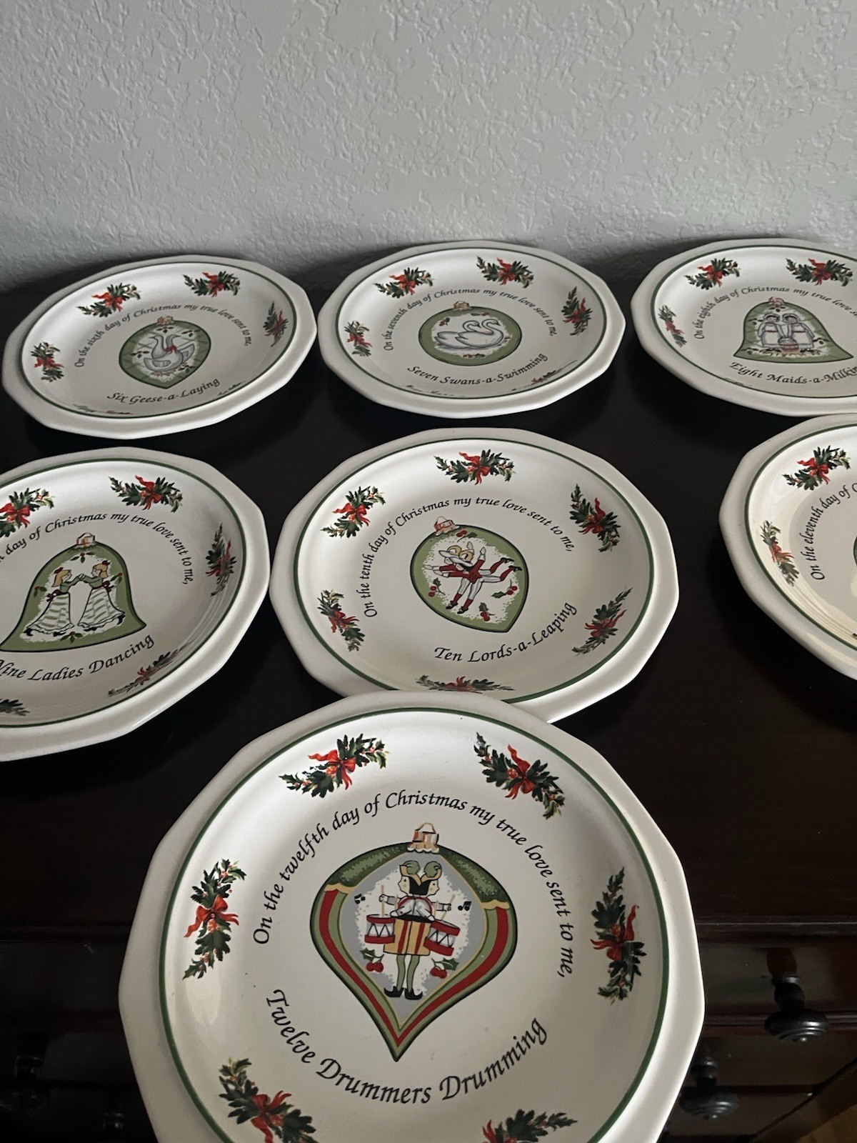 Pfaltzgraff Heritage 12 Days of Christmas Luncheon Plates 6-