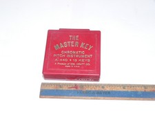THE MASTER KEY CHROMATIC PITCH INSTRUMENT A-440 13 KEYS WM KRATT USA MADE MK1-F