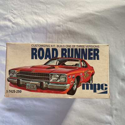 mpc 1/25 プリムス・ロードランナー 1974年型 新品 シュリンク未開封 mpc 1/25 プリムス・ロードランナー 1974年型 新品 シュリンク未