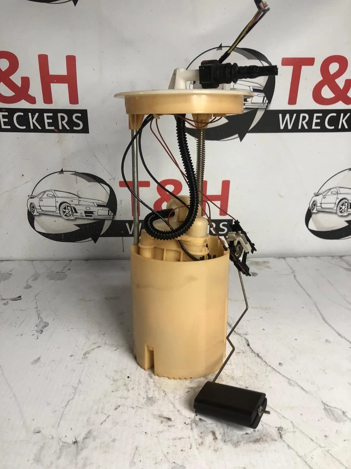 - Suzuki S-Cross Fuel Pump - image 3 of 3