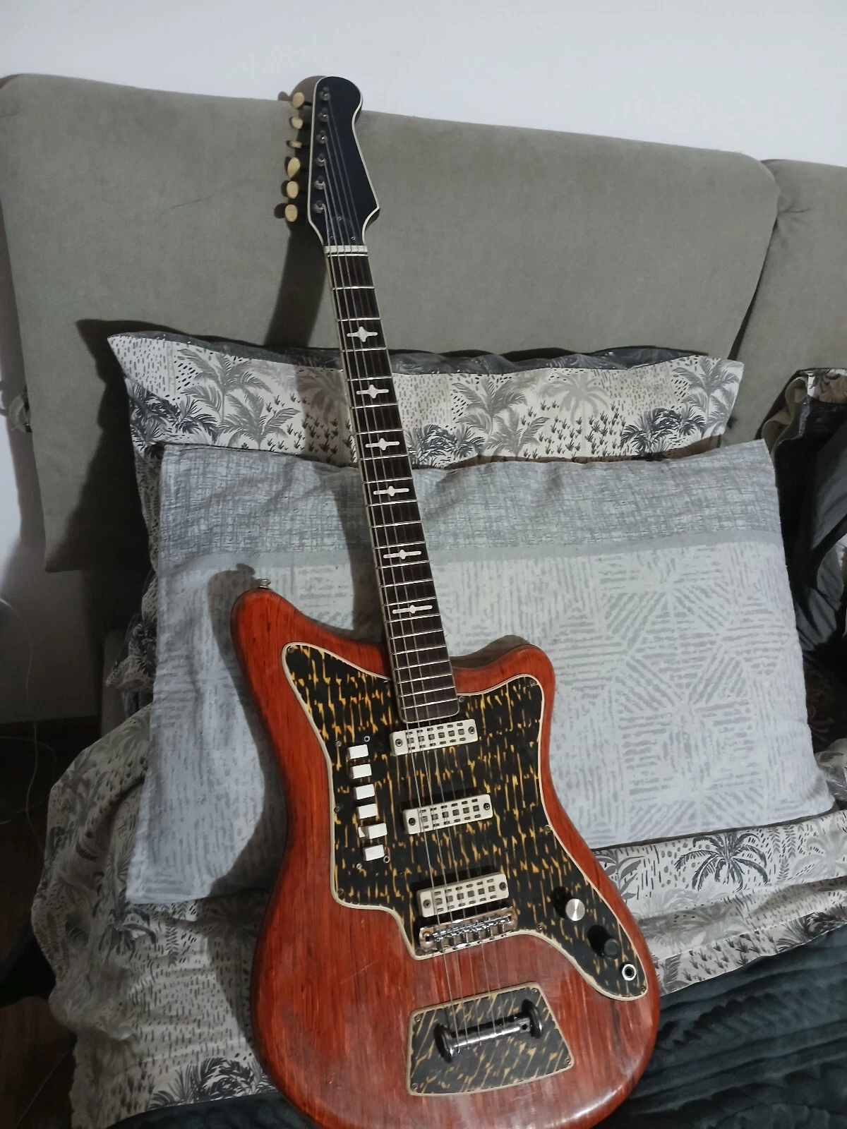 Picture 2 of 4