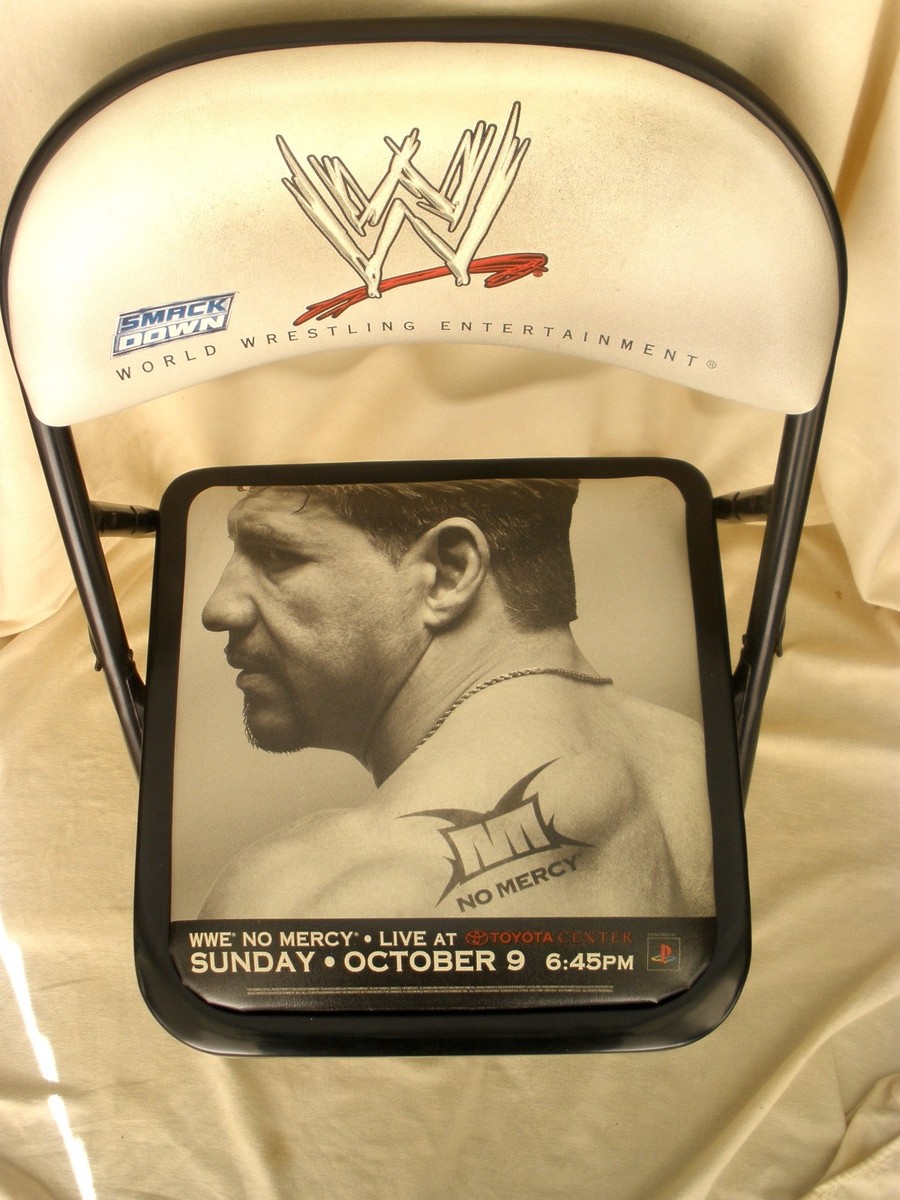 WWE Eddie Guerrero Last PPV Match Ringside Chair No Mercy 05
