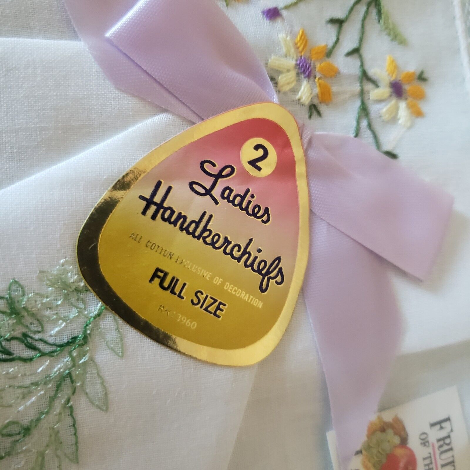 Vintage Boxed Handkerchief Hankie  Flowers Lace Y… - image 4