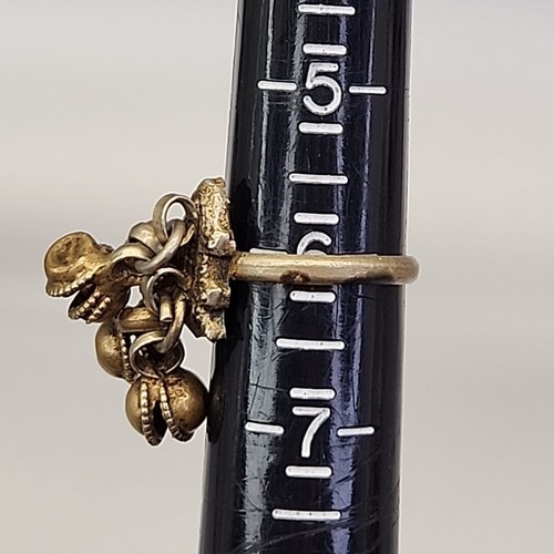 Vintage Indian Ring Bell Dangles Dancers Sz 6 Gold Tone Brass Tribal - Picture 8 of 8
