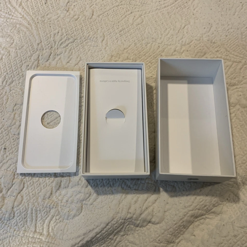 Apple iPhone 5s - 16GB - A1533 For Parts or Repair CIB  - Image 2 of 4