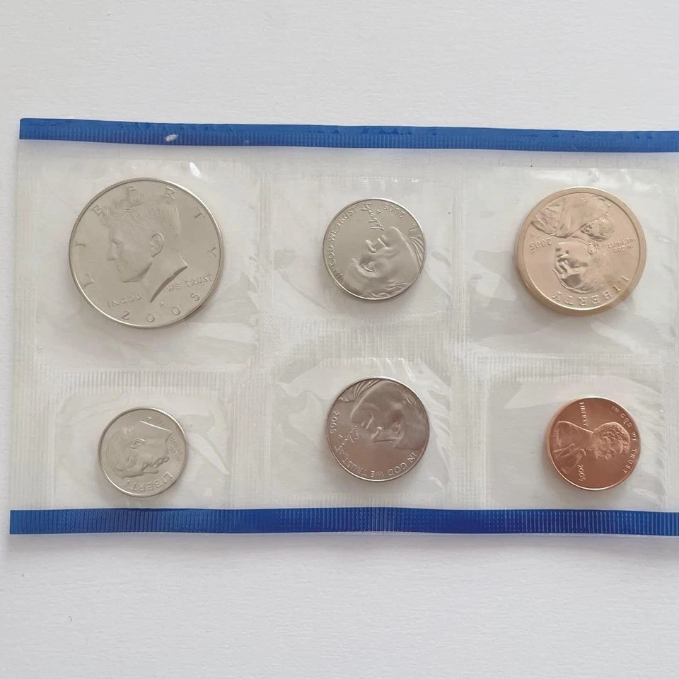 United States Mint 2005 Uncirculated Coin Set Made in US - Image 2 of 4