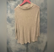 WE THE FREE Light Gray Tunic Top Split Back Long Sleeve
