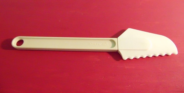 Tupperware Spatula With Crinkle Edge | eBay