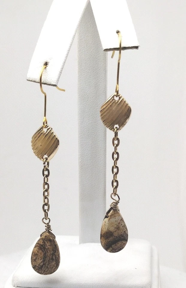 Chico’s Light Weight Gold Toned Shell Teardrop Stone Dangle Drop Earrings Jewelr - Image 3 of 4