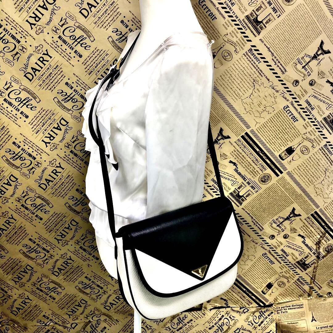 Yves Saint Laurent White Logo Canvas Leather Shoulder Bag for Women from Japan