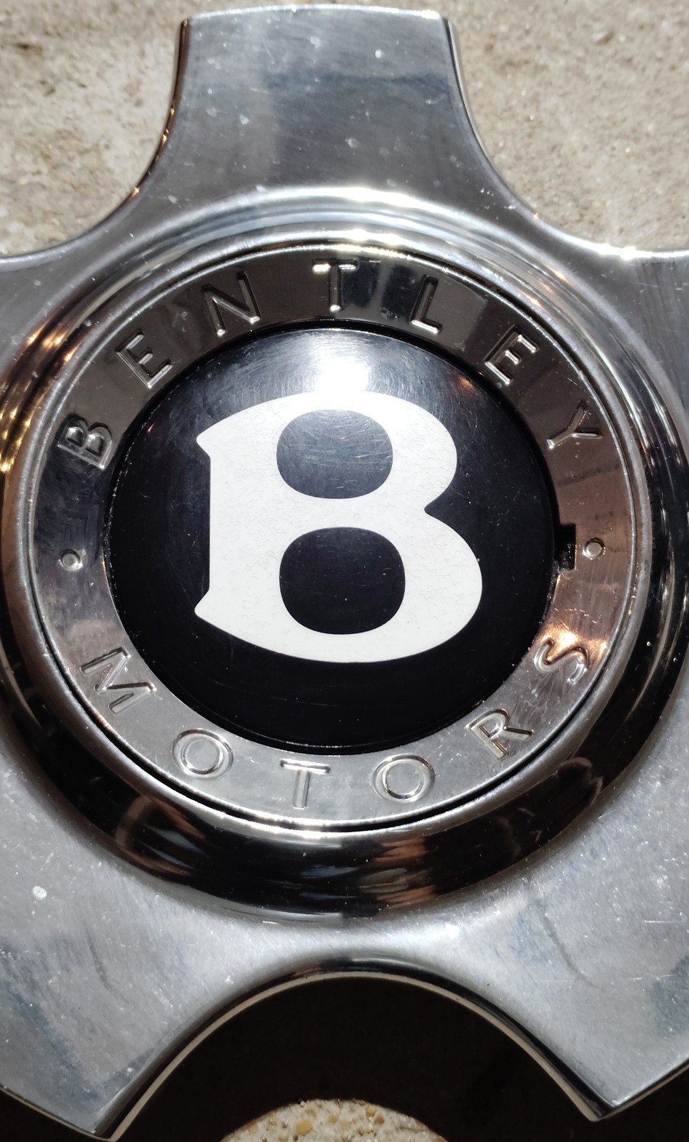 Bentley Continental GT 2006-2011 Wheel center cap Chrome