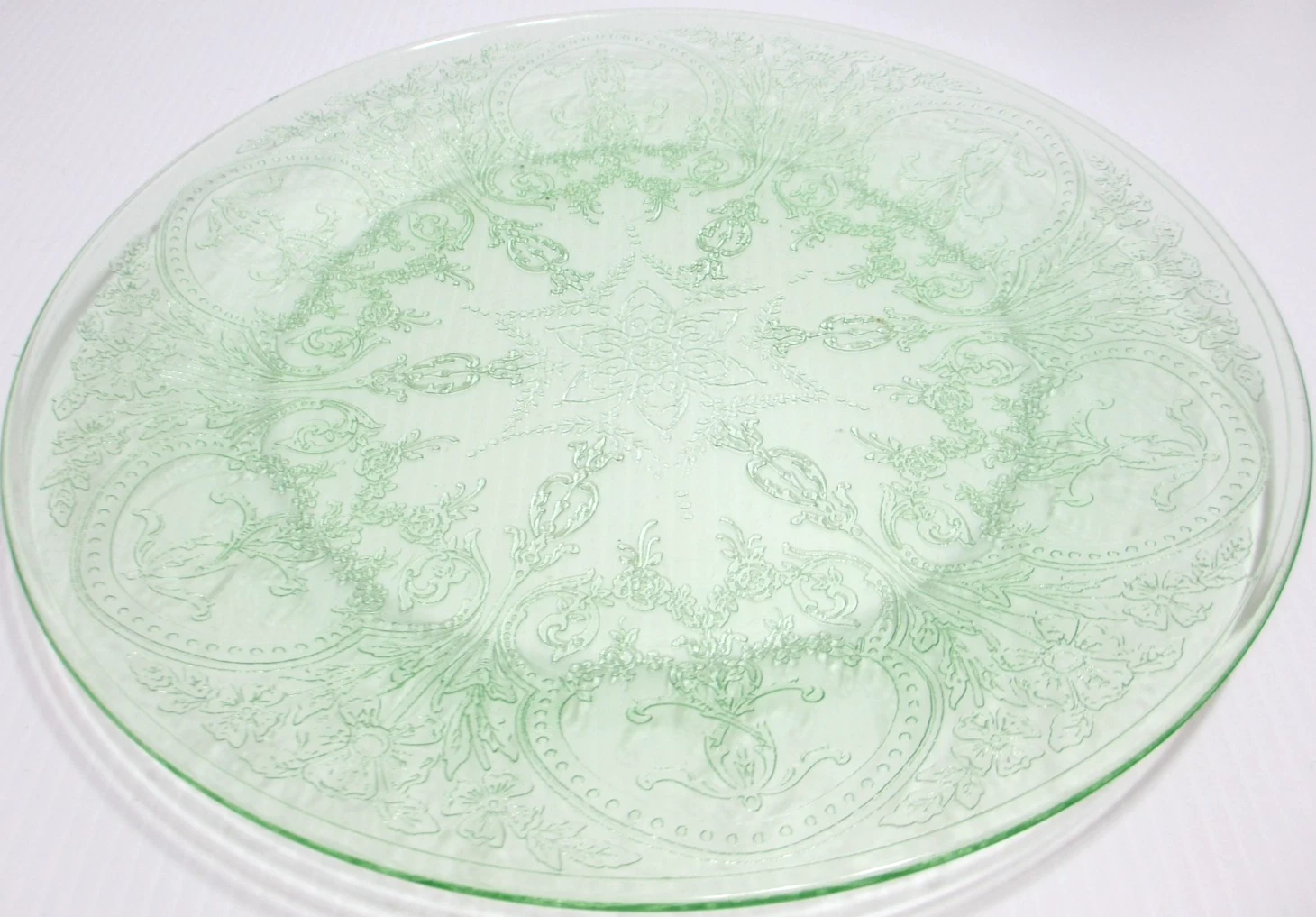 Vintage Indiana Glass Sandwich Plate w Center Design Horseshoe Green Depression