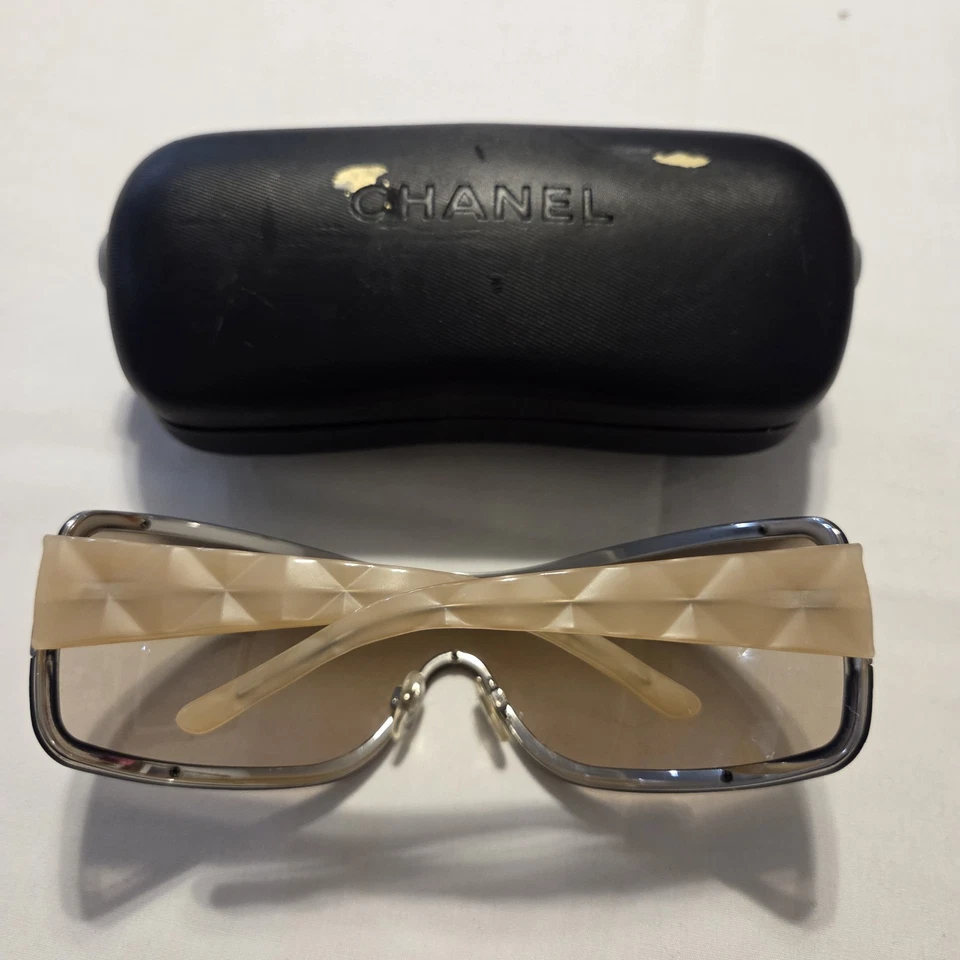 Chanel 4126 Shield Sunglasses Brown Gradient Beige Quilted Arms Y2K Vintage - Image 3 of 4