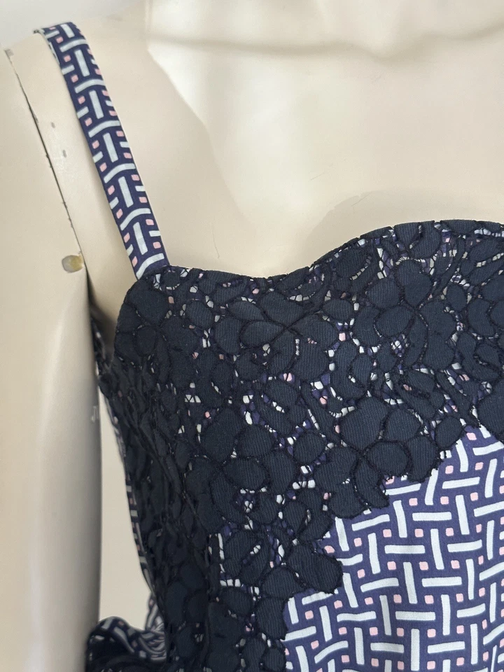 Top de mezclilla Trussardi camisola 100 % seda ribete de encaje azul marino geométrico talla IT44-M Foto 4 de 4