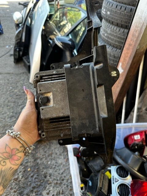 Foto 1 di 3