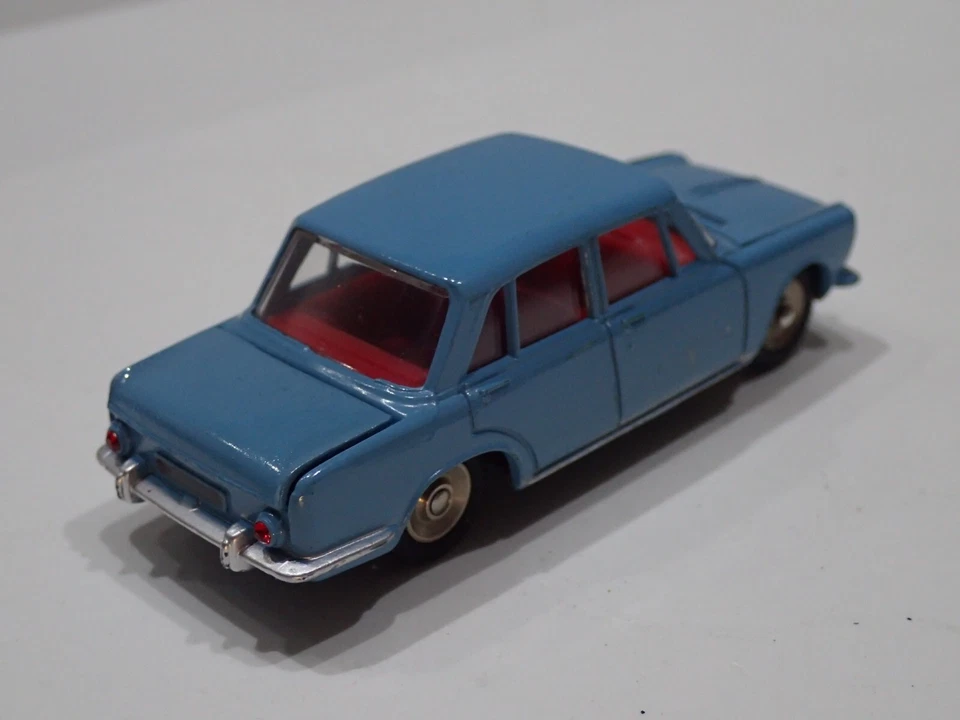 DINKY TOYS 523 SIMCA 1500 CONDIZIONI PARI AL NUOVO CON VALIGIE (3) - Immagine 4 di 4