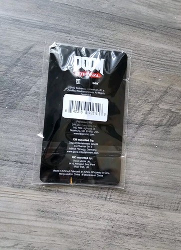 DOOM Eternal Slayer Enamel Pin - Picture 3 of 3