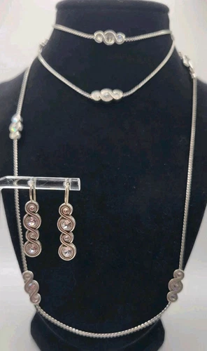 VETEMENTS Set 2 pezzi collana cristallo Brighton catena a strati e orecchini pendenti traforati