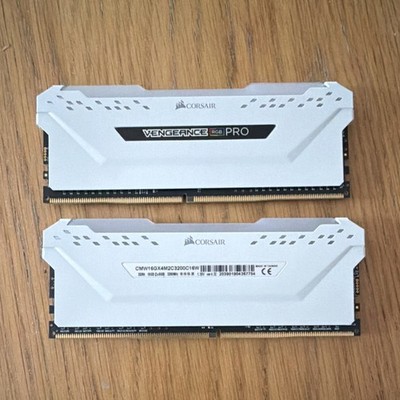 Corsair Vengeance RGB PRO DDR4 16GB (2x8GB) 3200MHz DIMM White RGB
