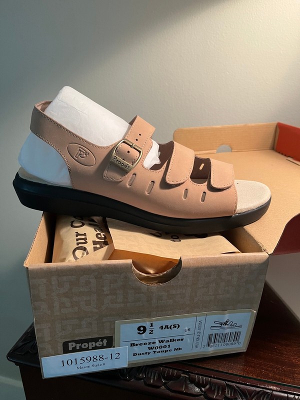 Sandals TAUPE 9.5 AAAA ~ 9.5 SS Woman's Propet Breeze Walker 4A