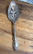 Antique Holmes & Edwards IS Deep Silver Orleans Pie Cake Server Silver Plate