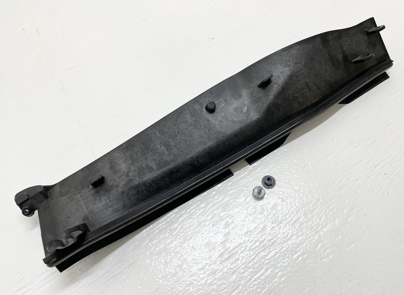 06-15 OEM BMW 335xi Windshield Cowl HVAC Heater Panel Right  