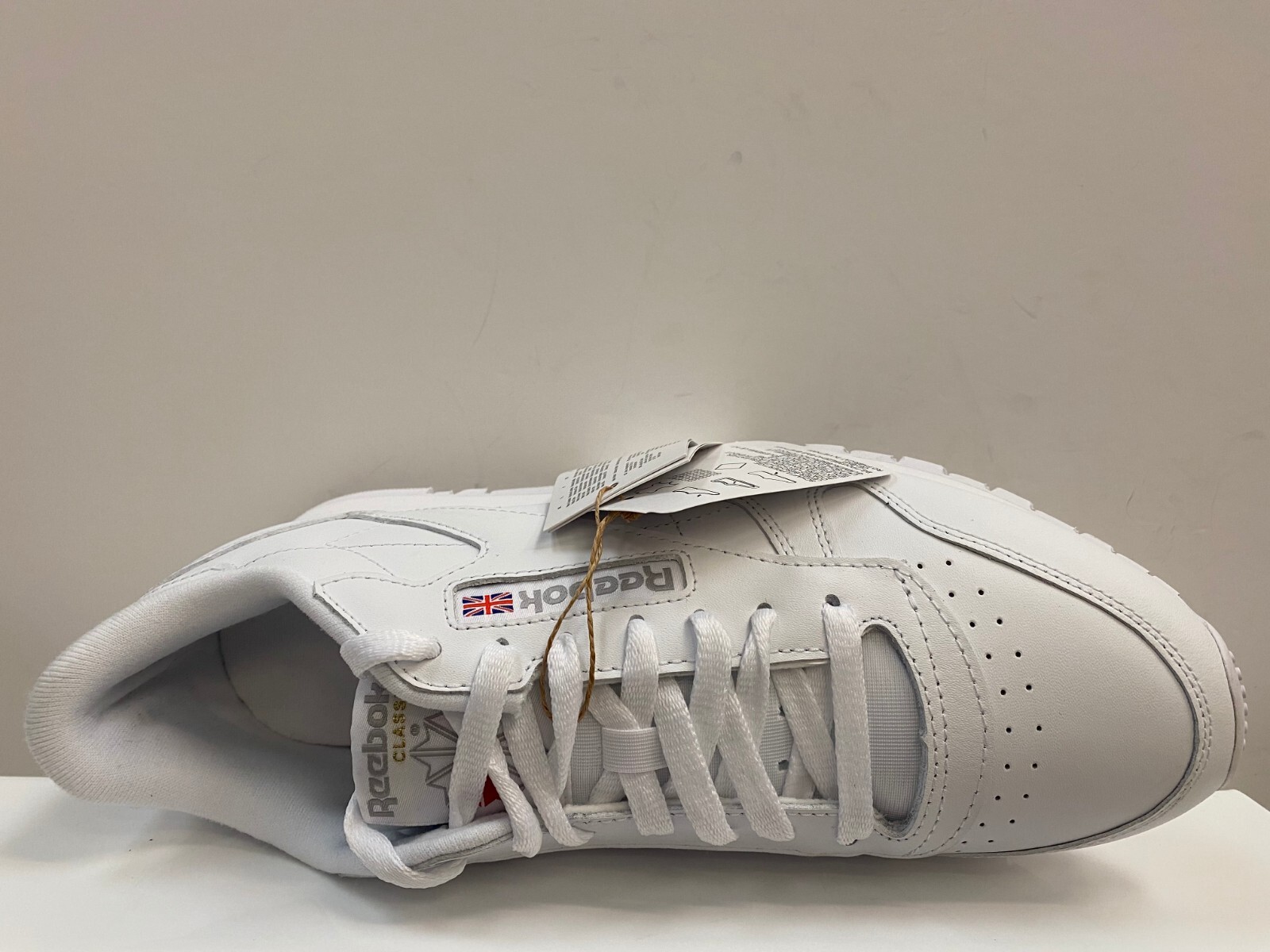 reebok classic 40.5