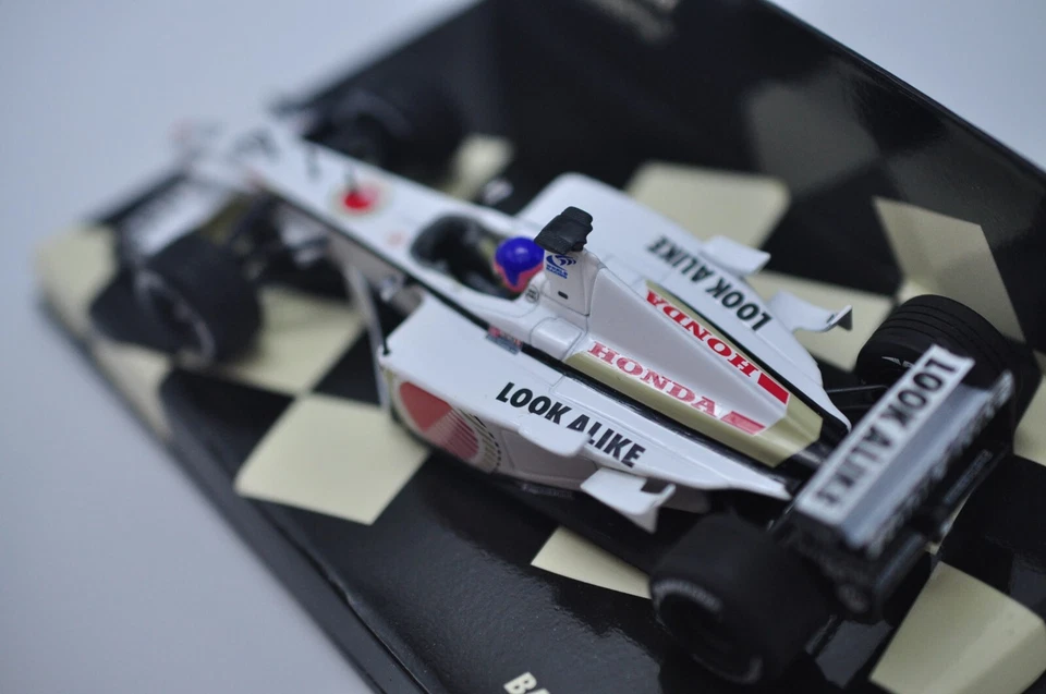 Minichamps PMA 1:43 BAR Honda 03 F1 Jacques Villeneuve Excellent W/Plastic Case - Image 4 of 4