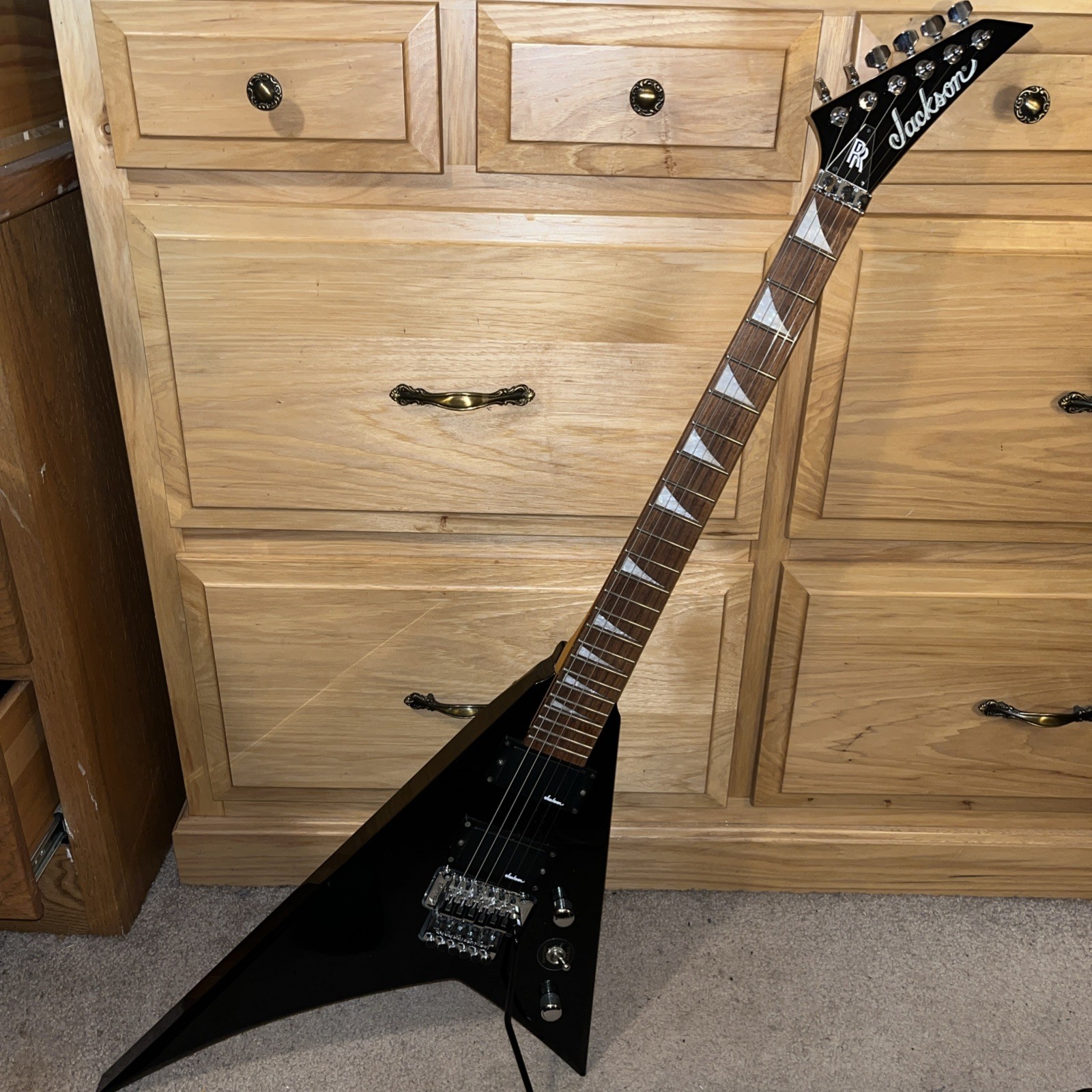 JACKSON RHODES FLYING V FLOYD ROSE BLACK ELECTRIC GUITAR